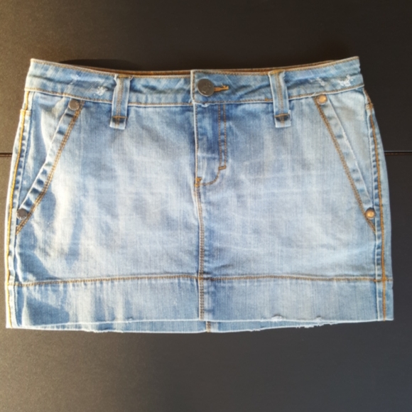 DECREE ♡ Sweet 'n Sexy Distressed Gold Thread Zip Pockets Blue Jean Mini Skirt 3 - Picture 3 of 15